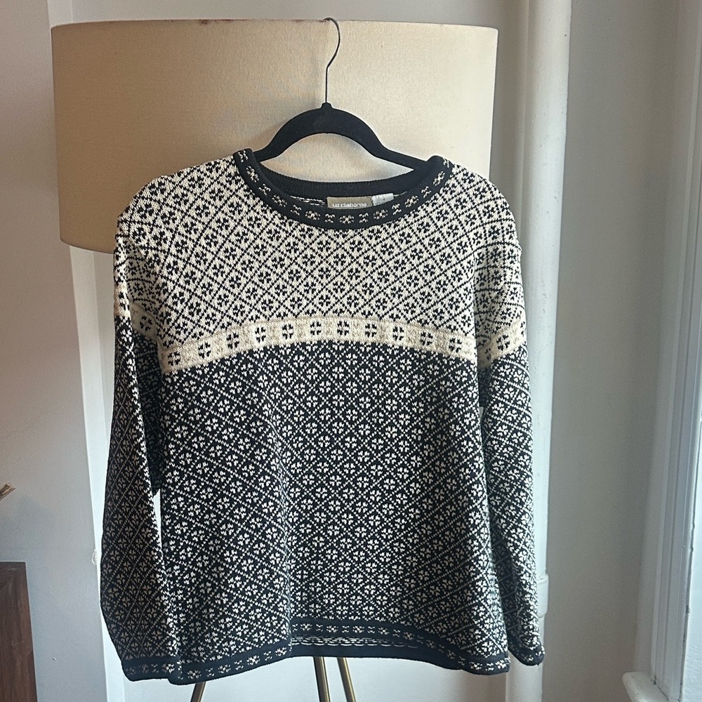 Liz Claiborne Men's Black and Cream Crewneck Sweater